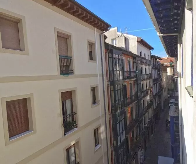 פונדק Casual Gurea