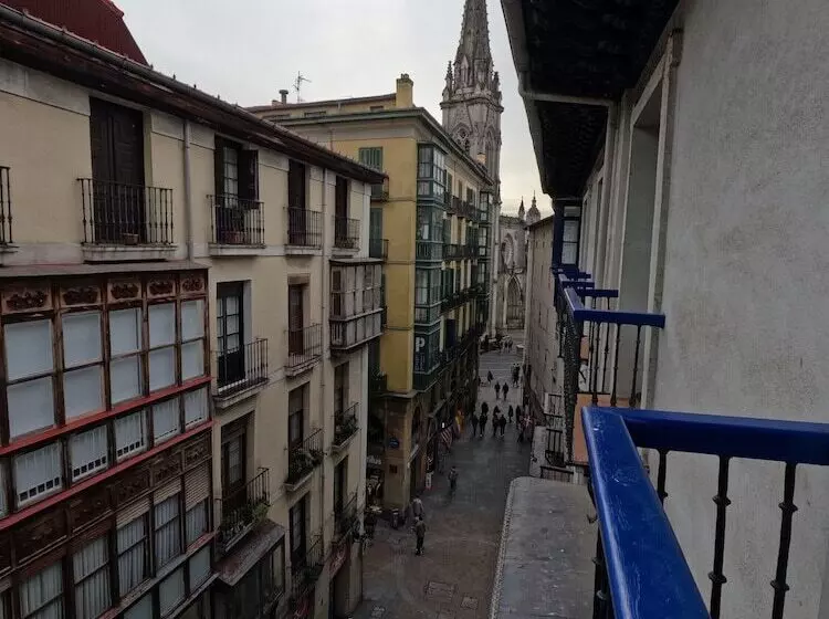 פונדק Casual Gurea