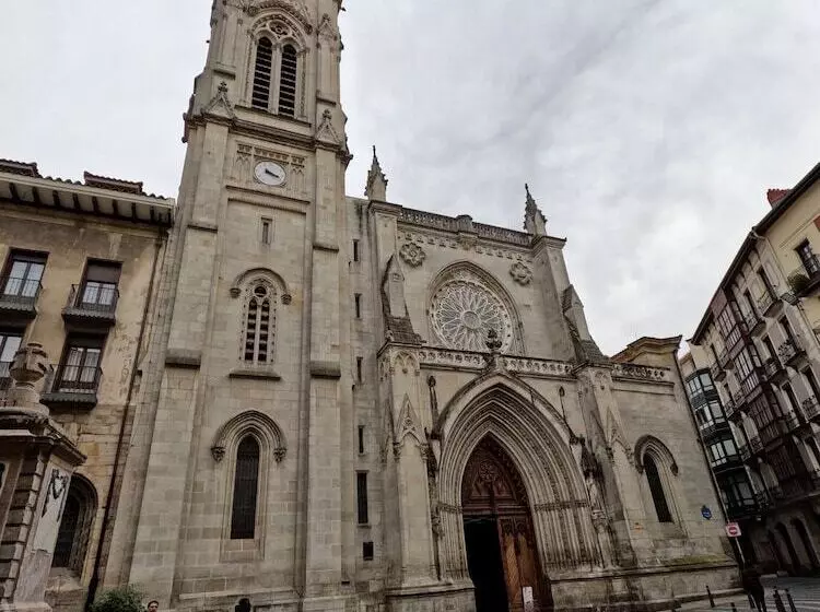 פונדק Casual Gurea