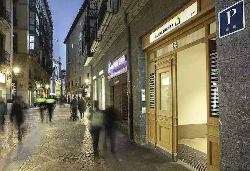 פונדק Casual Gurea