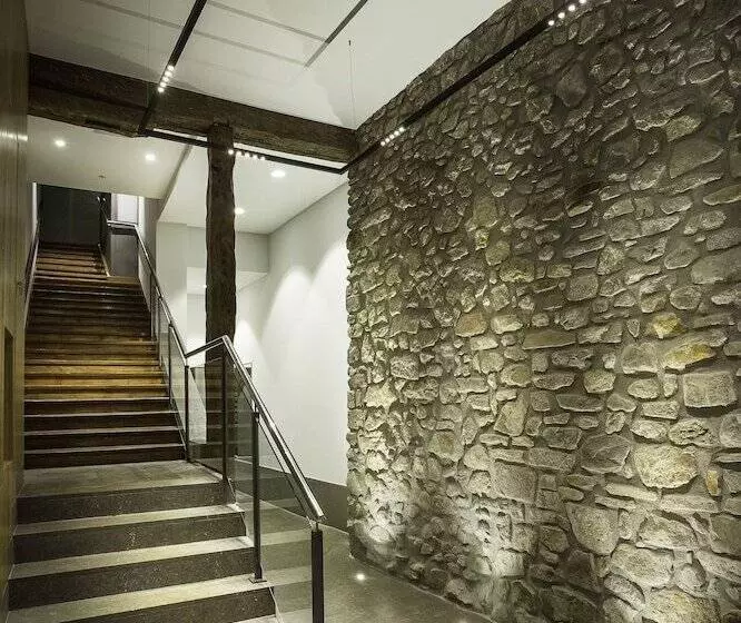 פונדק Casual Gurea