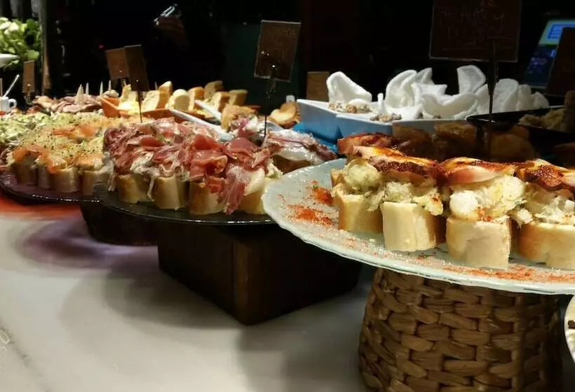 פונדק Casual Gurea