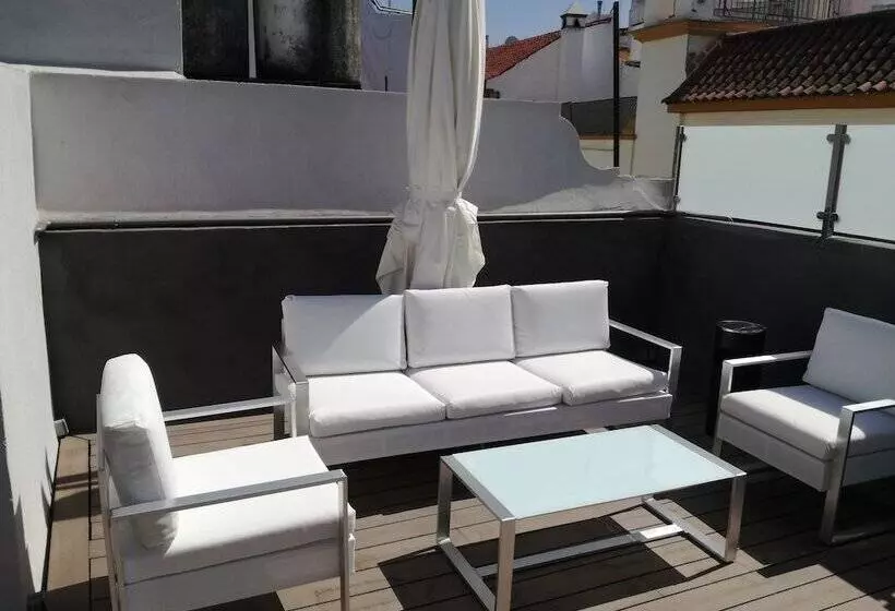 مسافرخانه Le Petit Paris