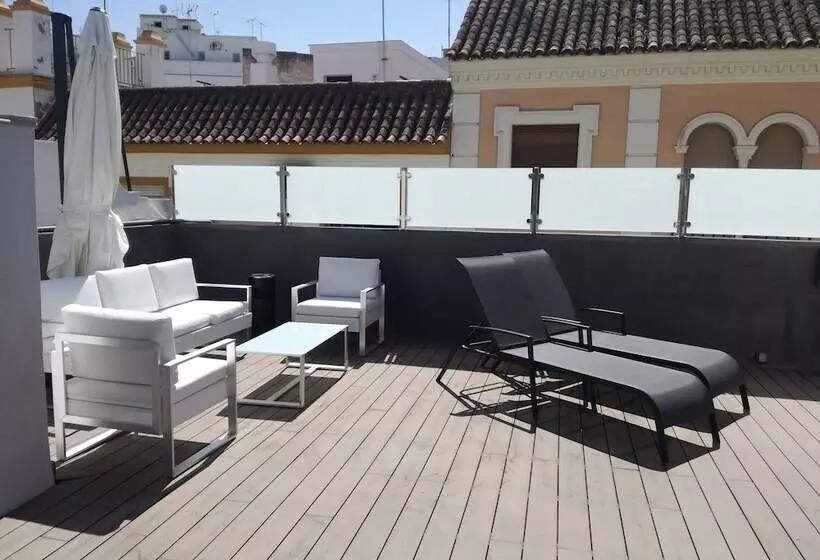 مسافرخانه Le Petit Paris