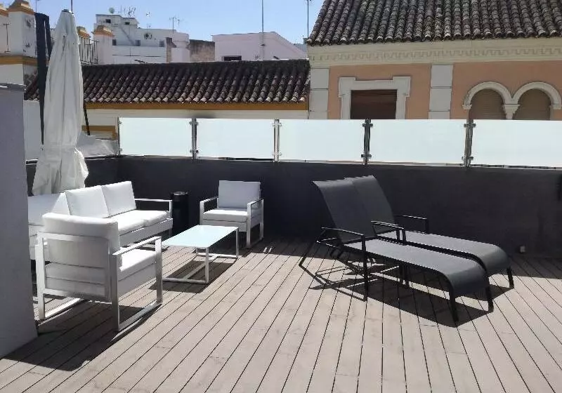 مسافرخانه Le Petit Paris