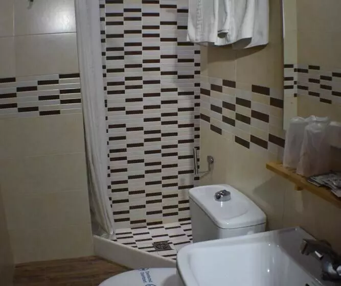 هتل Hostal Alamare