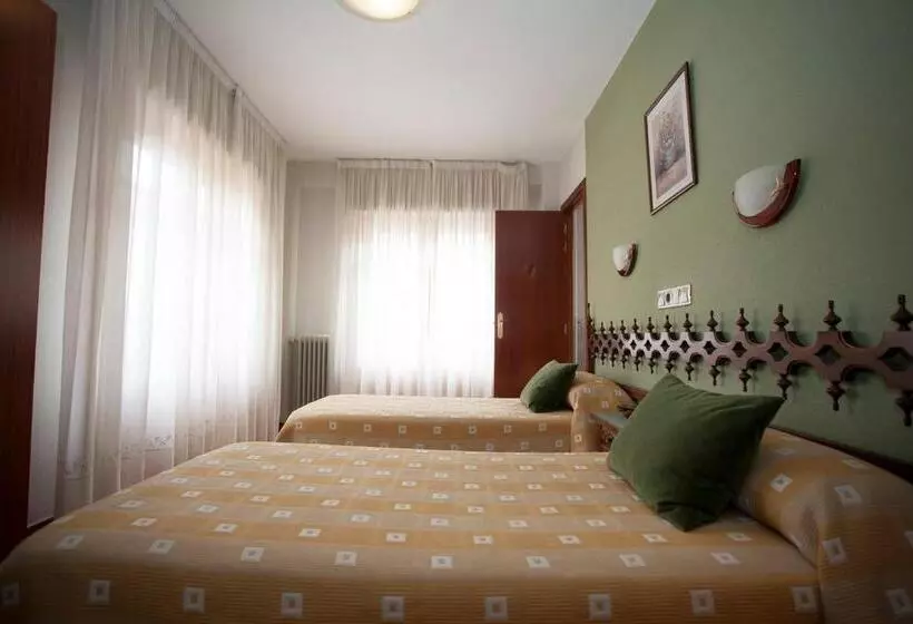 فندق Hostal Aragon