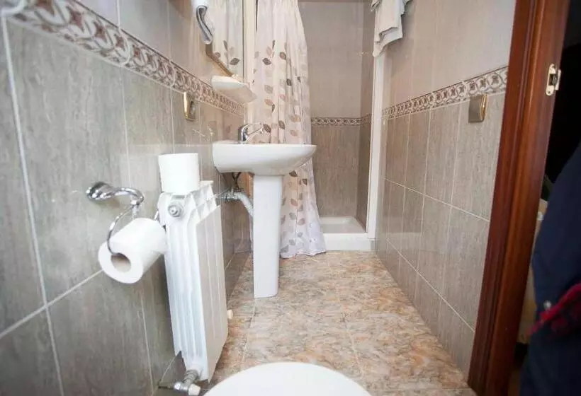 فندق Hostal Aragon