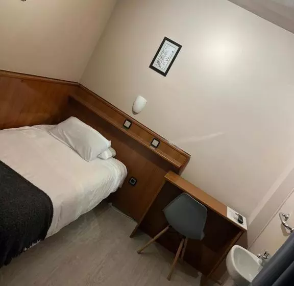 Отель Hostal Arenal