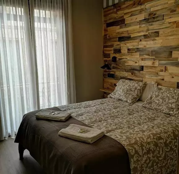 فندق Hostal Juan Bravo