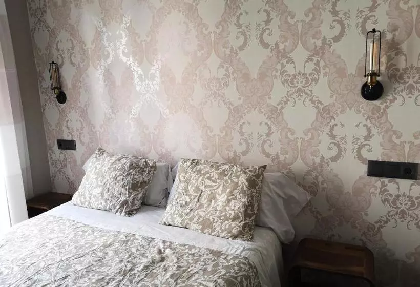 فندق Hostal Juan Bravo