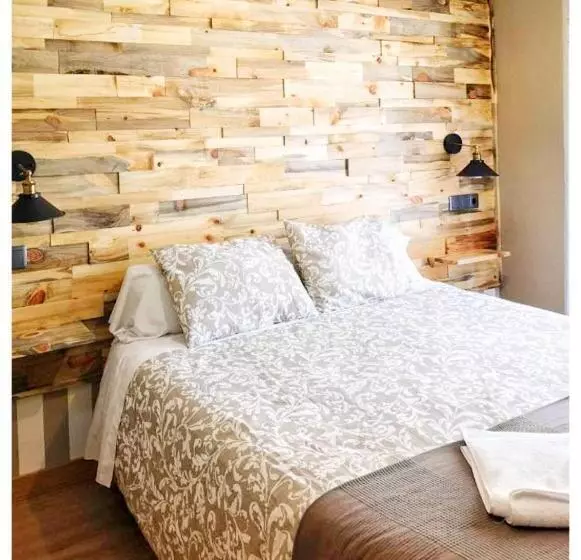 فندق Hostal Juan Bravo