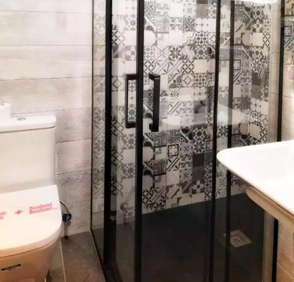 فندق Hostal Juan Bravo