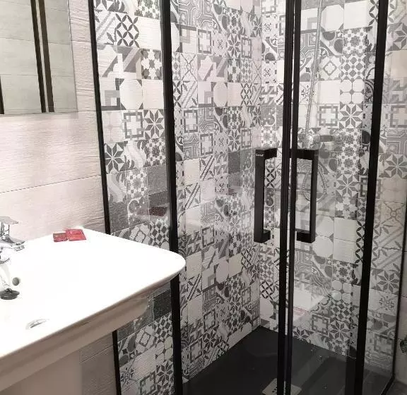 فندق Hostal Juan Bravo