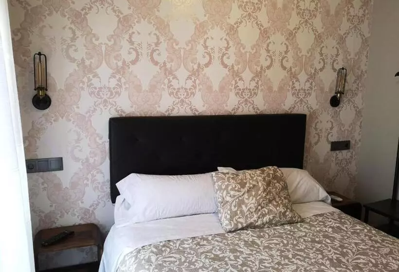 فندق Hostal Juan Bravo