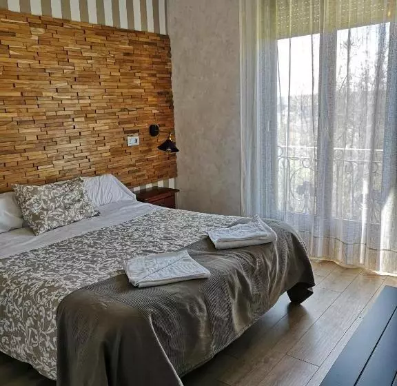 فندق Hostal Juan Bravo