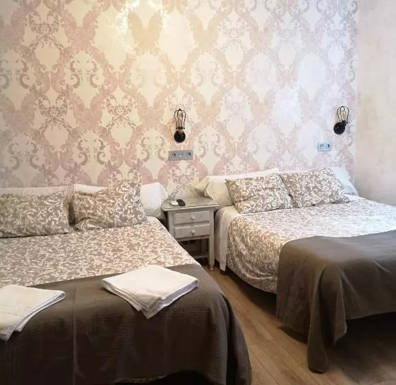 فندق Hostal Juan Bravo