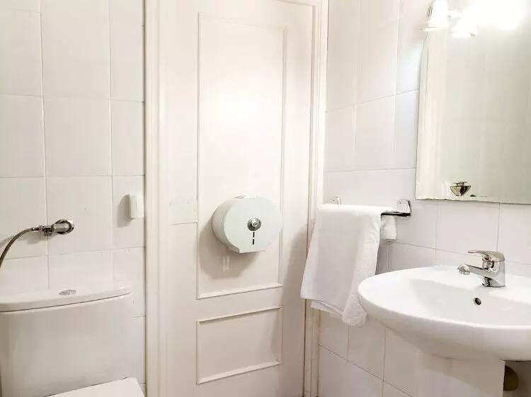 فندق Hostal Tormes