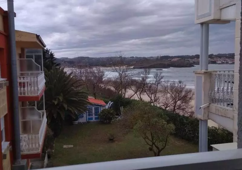 簡易ホテル Pineda Playa