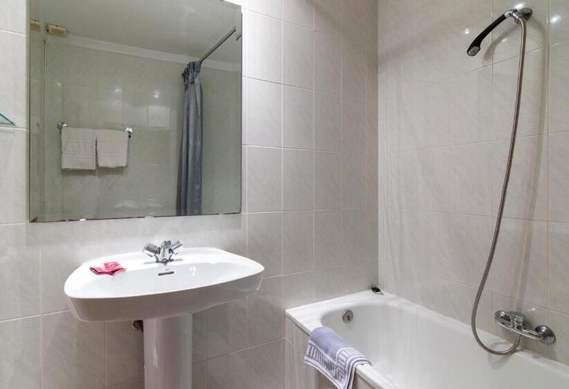 فندق Hostal Cal Mestre