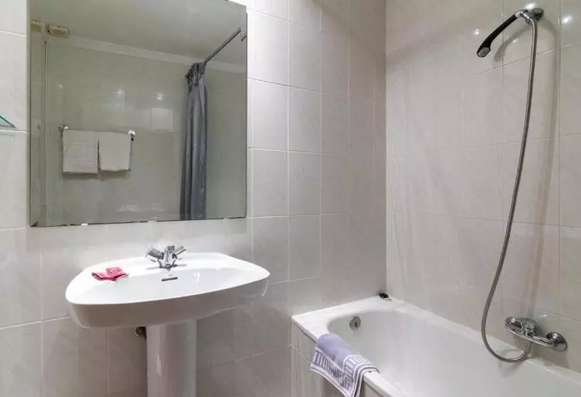 هتل Hostal Cal Mestre