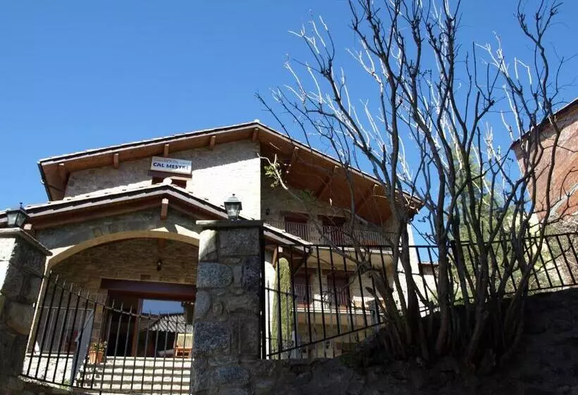 هتل Hostal Cal Mestre