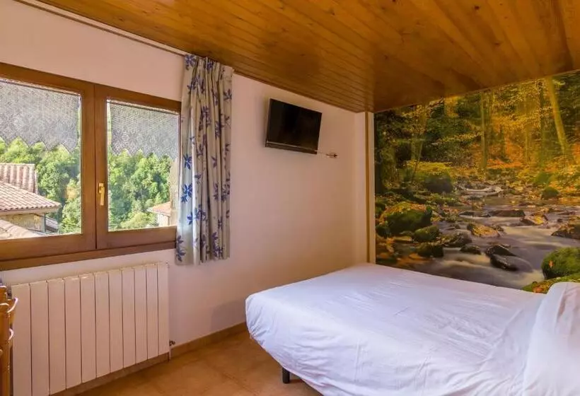 هتل Hostal Cal Mestre