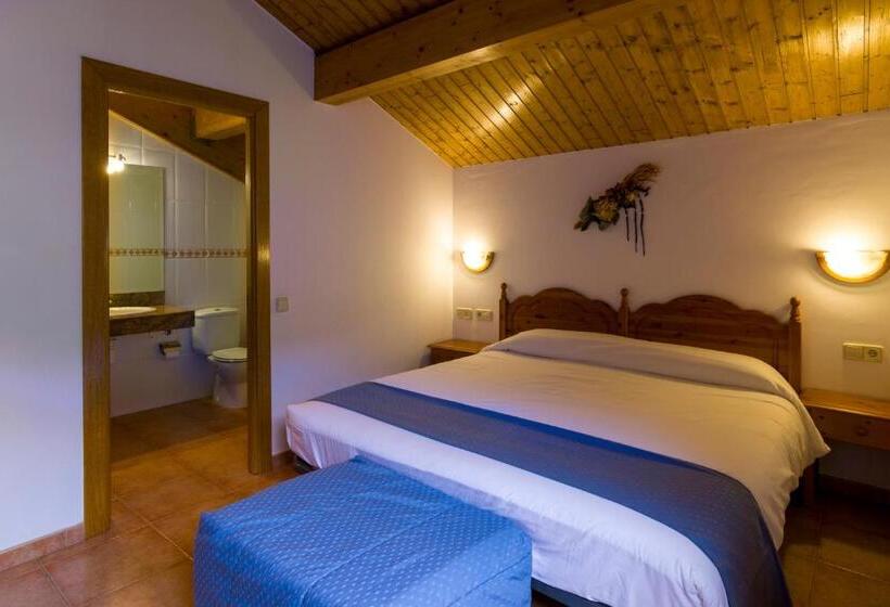 فندق Hostal Cal Mestre