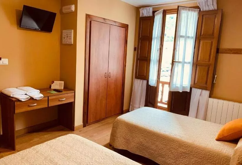 Отель Hostal La Serna