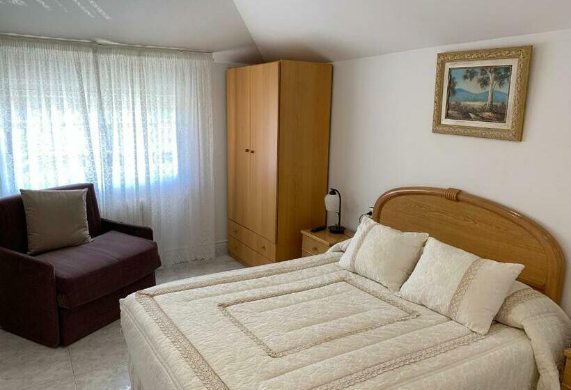 ホテル Hostal O Cruceiro