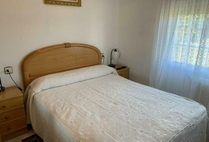 ホテル Hostal O Cruceiro