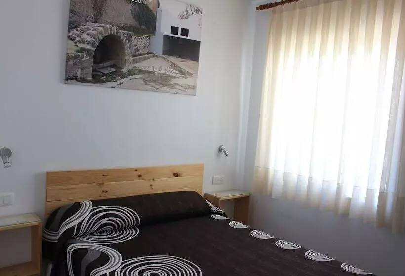 호텔 Hostal Restaurante Aguilar