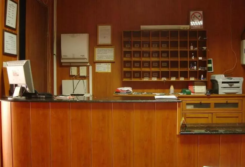 Отель Hostal Toscano