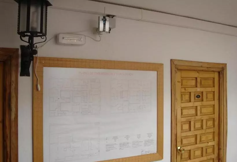 Отель Hostal Toscano