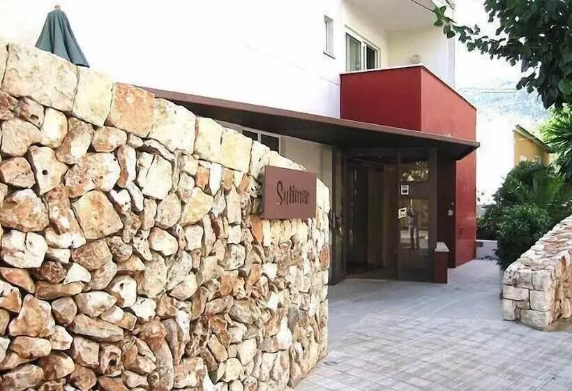 Hostal Residencia Sutimar