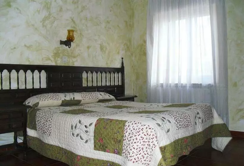 فندق Hostal Bellas