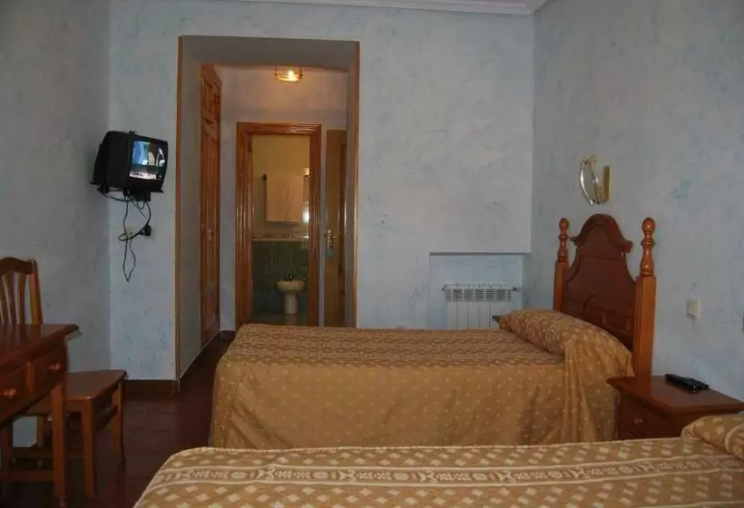 فندق Hostal Bellas