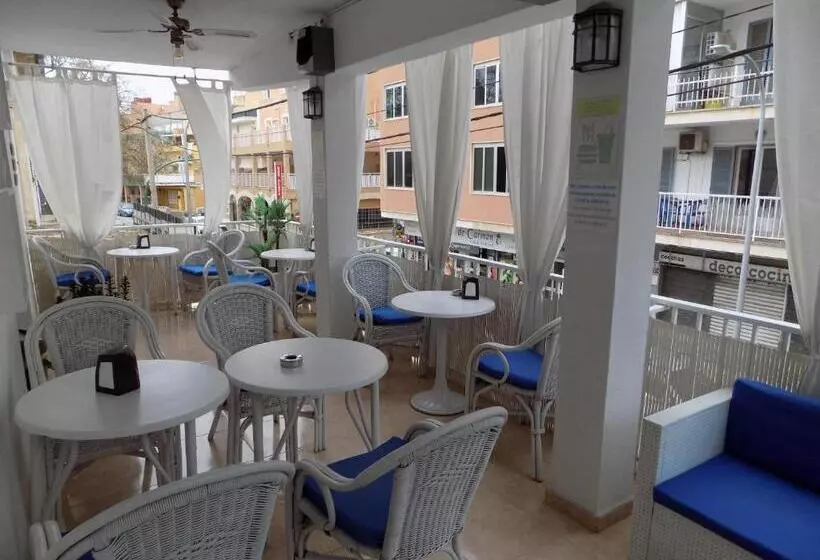 호텔 Hostal Villa Maruja