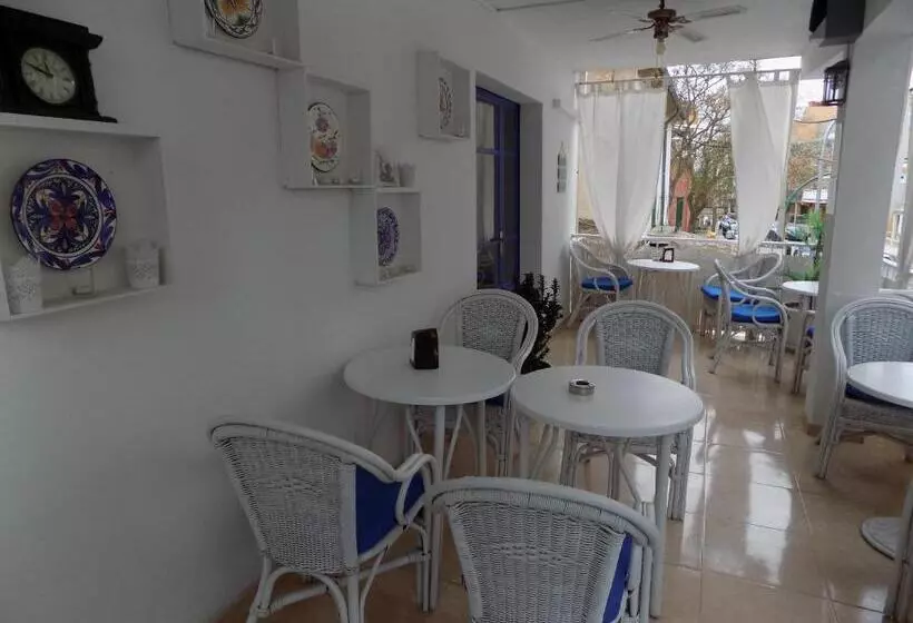 호텔 Hostal Villa Maruja