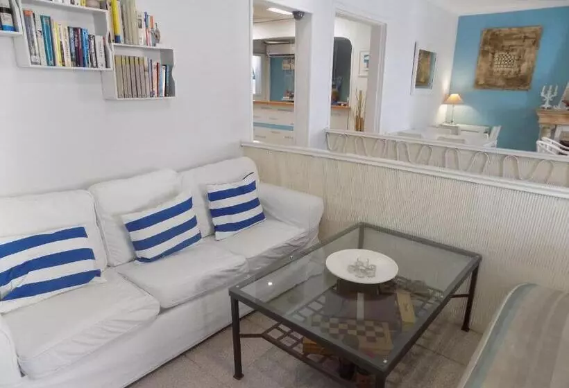 호텔 Hostal Villa Maruja