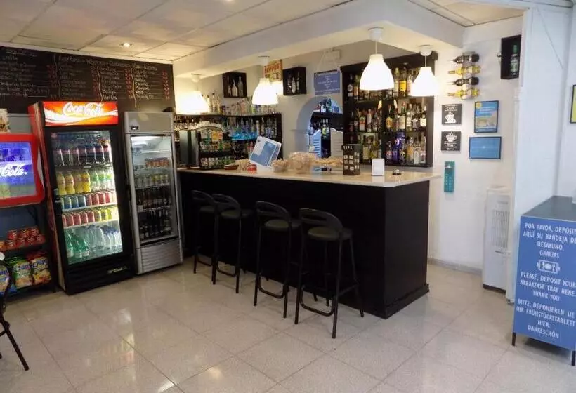 호텔 Hostal Villa Maruja