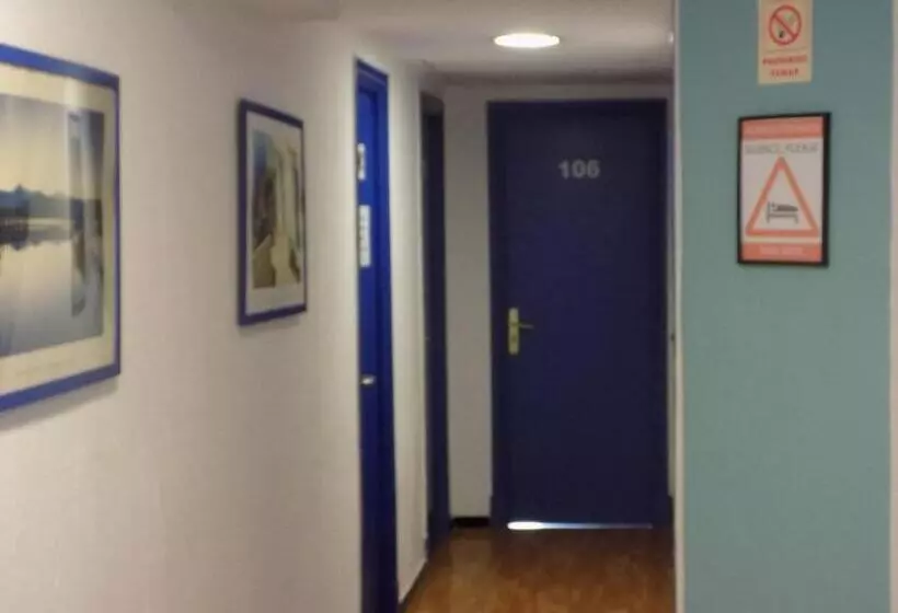 호텔 Hostal Villa Maruja