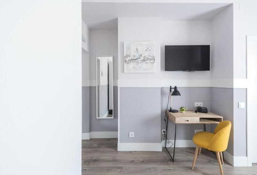 مسافرخانه Bypillow Velázquez 45