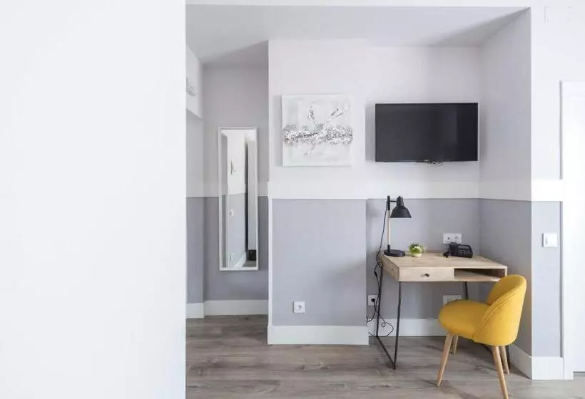 مسافرخانه Bypillow Velázquez 45