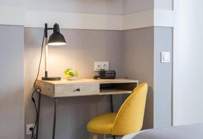 مسافرخانه Bypillow Velázquez 45