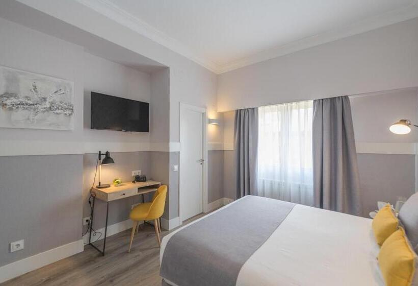 مسافرخانه Bypillow Velázquez 45