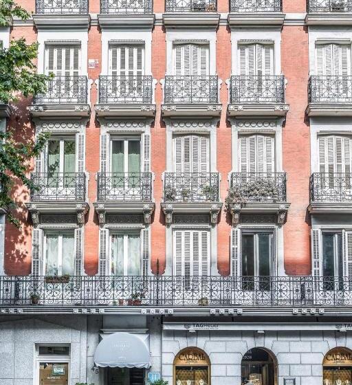 مسافرخانه Bypillow Velázquez 45