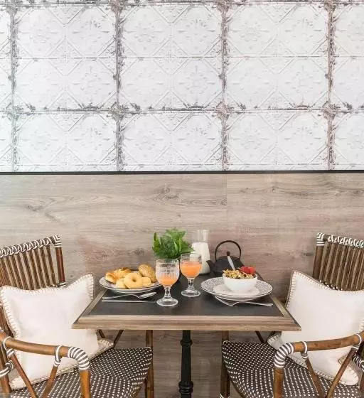 مسافرخانه Bypillow Velázquez 45