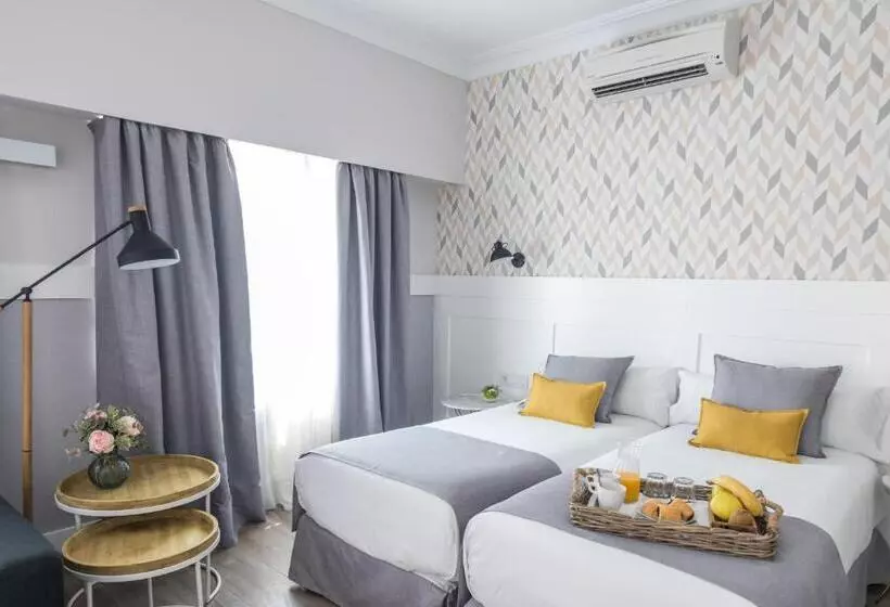 مسافرخانه Bypillow Velázquez 45