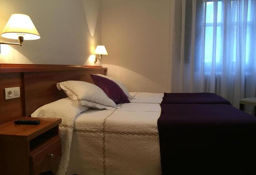 مسافرخانه Sol I Neu